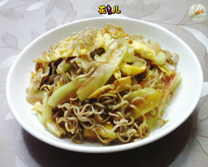 雞蛋西瓜皮炒青稞泡麵