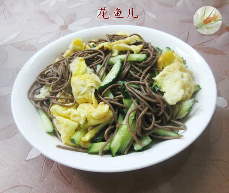 雞蛋黃瓜拌蕎麥麵